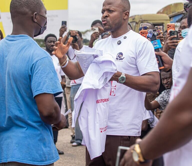 Pastor Daniel Amoateng pays for release of 23 Nsawam prison inmates