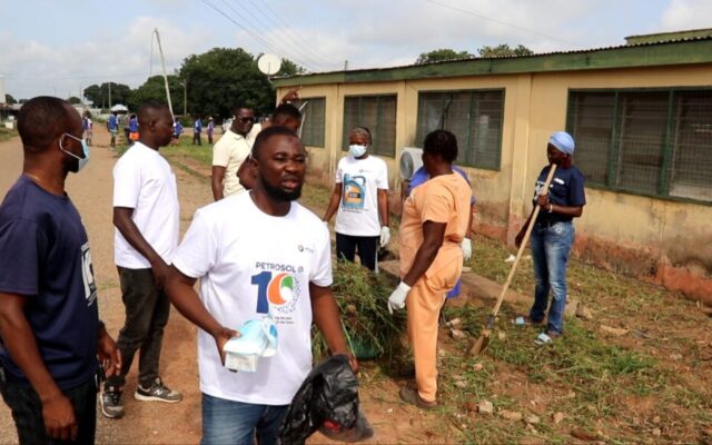Petrosol cleans up Wa Municipal Hospital, to donate medical equipment