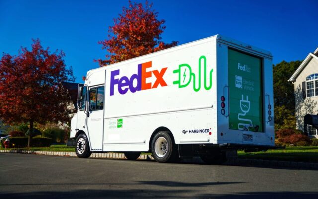 FedEx orders 2,000 electric trucks from Harbinger in $300M deal