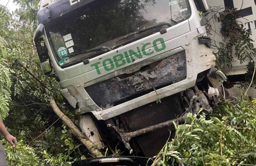 Four killed in Accra Kumasi Highway crash at Anyinasin Junction