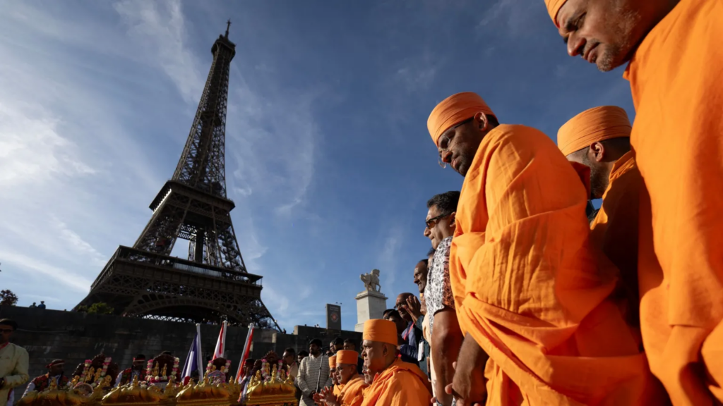 Eiffel Tower chief to quit after female staff replaced by men during religious visit