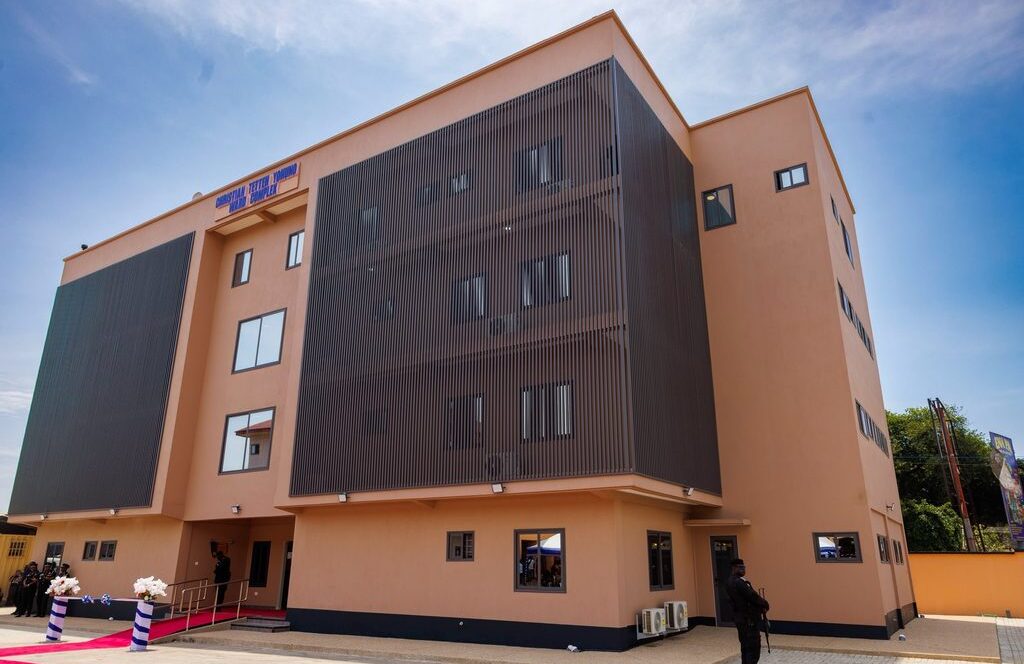 Photos: Mahama commissions 85 bed Police Hospital ward, donates two ambulances