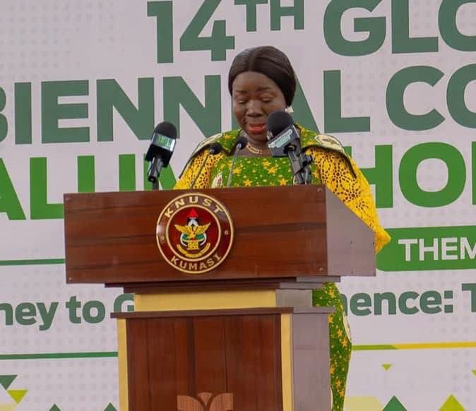 Trade Minister urges laboratories, factories to work as partners