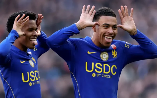Chelsea beat 10 man Manchester United to pile more pressure on Carrick