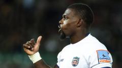 Wade closes in on record as tries dominate Prem