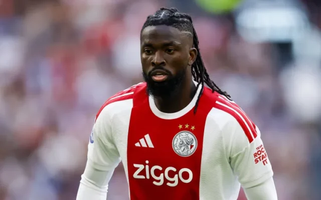 Peter Bosz heaps praise on Nigerian striker Tolu Arokodare
