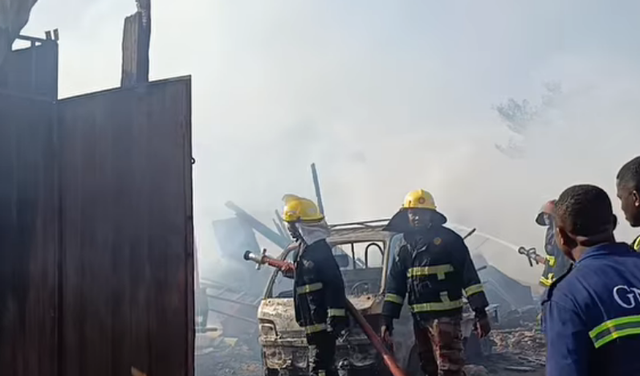 Fire ravages mechanic shop, welding shops and 5 vehicles at Darkuman