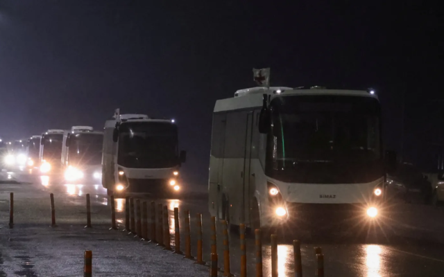 Hundreds evacuated from Russian occupied Oleshky during rare Ukraine ceasefire