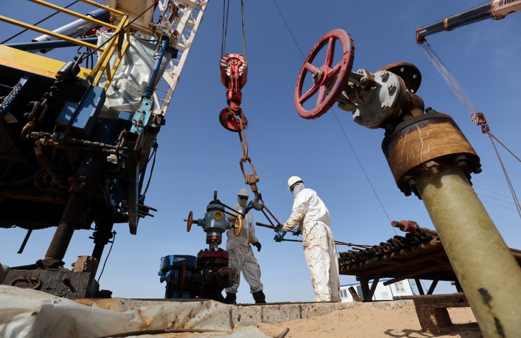 Oil slips as Middle East crude exports rise, G7 to release stocks