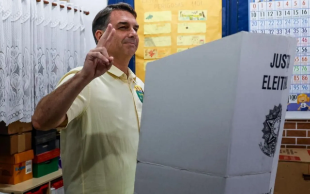 Brazil election goes to run off as right wing Flávio Bolsonaro wins first round