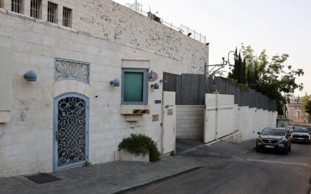 Most UK diplomats to leave East Jerusalem consulate, Israel says, as Miliband says ‘vital services’ to rema