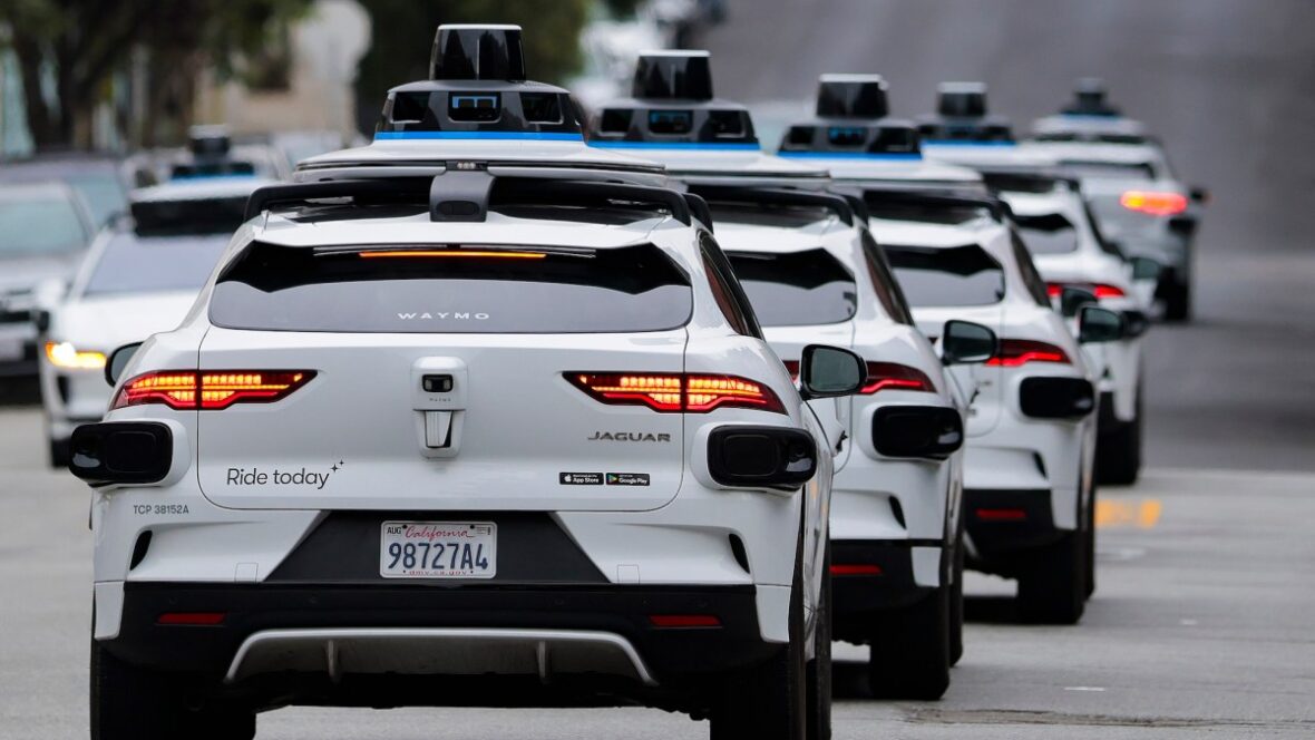 Robotaxi operators will face fines for blocking first responders